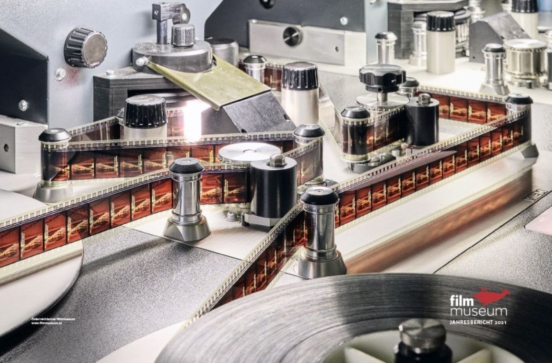 Umschlag Jahresbericht 2021