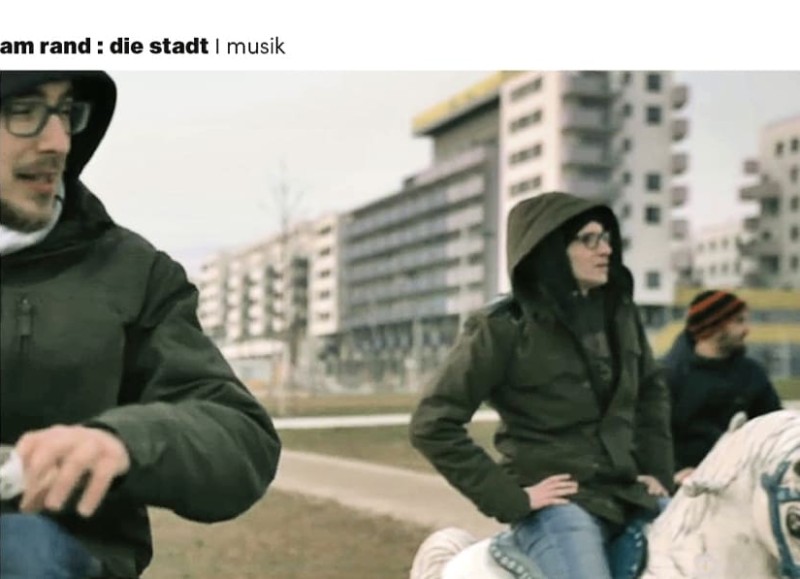 Still aus Youtube-Video Huhnmensch & der böse Wolf - Seestadt, 2016 (Quelle: huhnmensch.bandcamp.com)