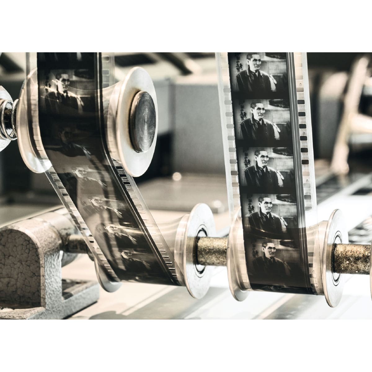 Postkarte zu Guckkasten: So kommt die Ausstellung auf die Leinwand 