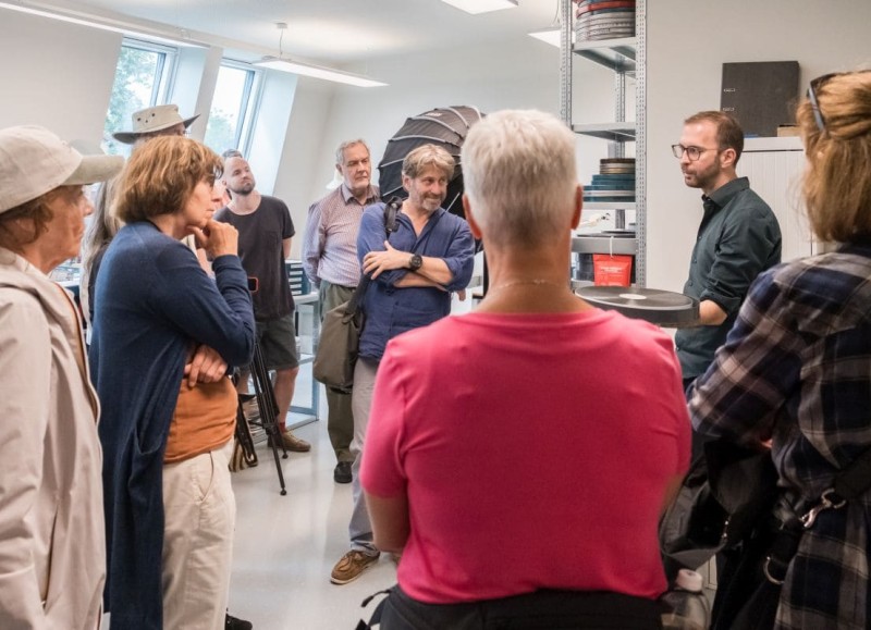 Führung durch das Filmmuseum LAB, Juli 2025 (Foto: ÖFM © Eszter Kondor)