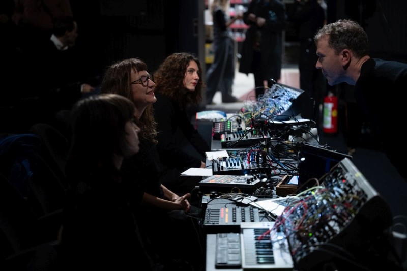 Electric Delights (Isabella Forciniti, Billy Roisz, Karolina Preuschl) und Michael Loebenstein © Viennale/Alexi Pelekanos