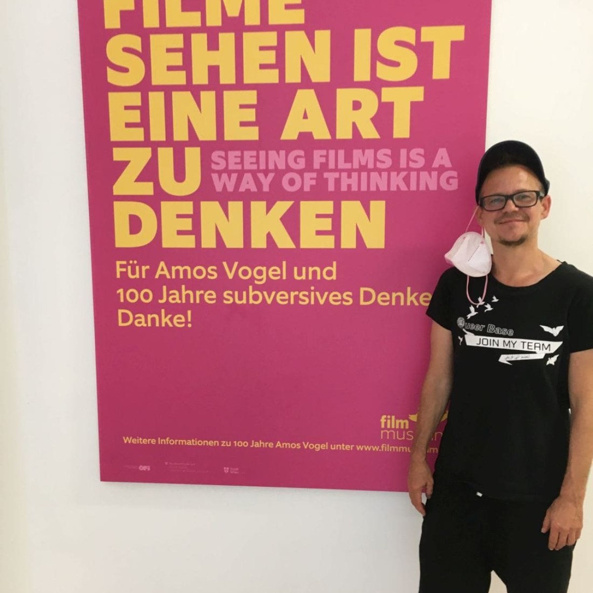 Gin Müller (Dramaturg und Performer)