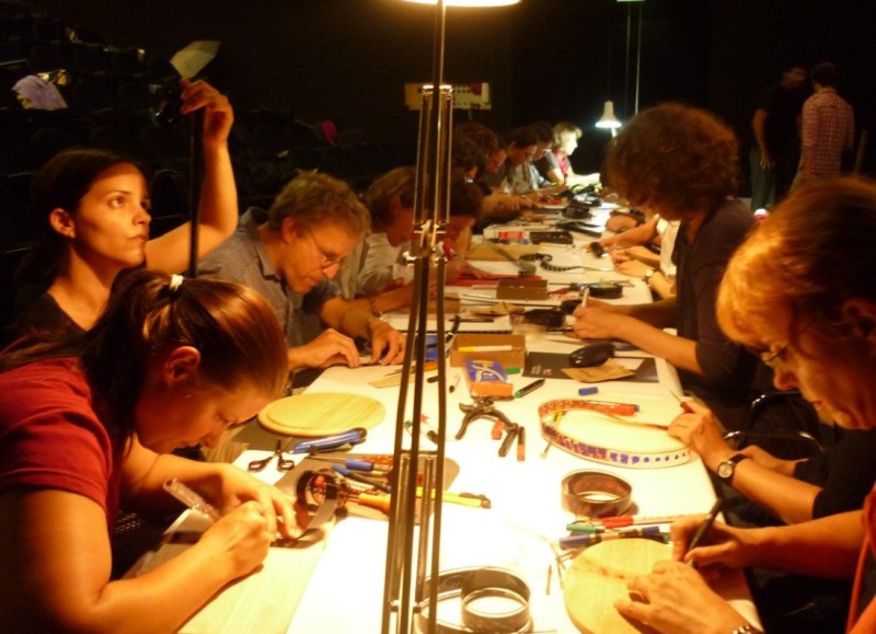 Teilnehmer*innen der Summer School 2010 beim Film-Workshop