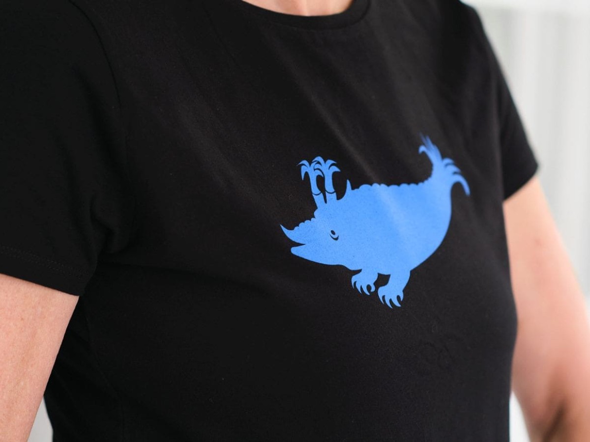 T-Shirt Schwarz / Zyphius blau (gefüllt)